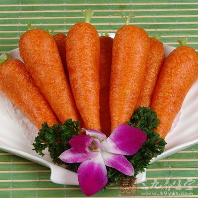 在日常生活中,还可以选择吃一些有关抗辐射的食物,如胡萝卜 在日常生活中,还可以选择吃一些有关抗辐射的食物,如胡萝卜