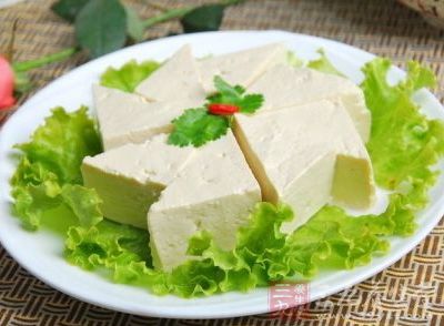 吃豆腐要補(bǔ)鈣，就要搭配一些維D豐富的食物