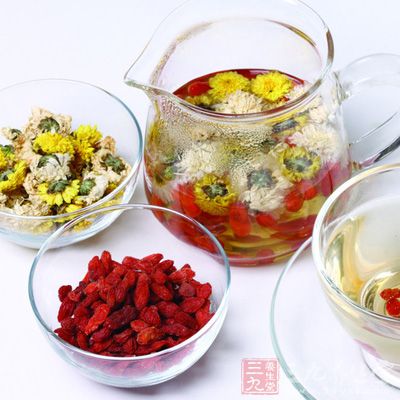 大多是性温,性寒和性平一类的,性温的食用花草主要包括梅花,茉莉花茶