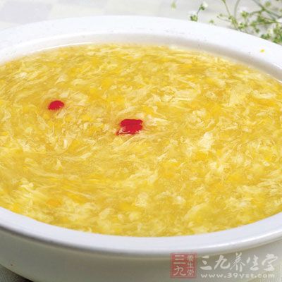 而手術(shù)后的六小時(shí)就可以進(jìn)食流質(zhì)的食物，比如像燉蛋、蛋花湯等食物