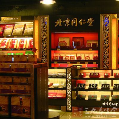 同仁堂加盟店违规卖药蒙老外