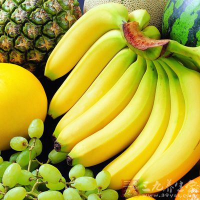 粗粮、香蕉、各种水果、果汁等等，对于排毒、恢复气色都有很好的帮助哦