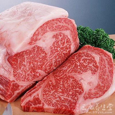 肉类、蛋、豆腐和黄豆等都是富含蛋白的食物