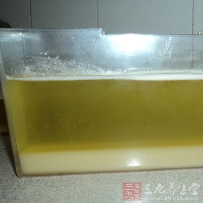 核桃油中丰富的油酸、亚油酸和亚麻酸等多不饱和脂肪酸