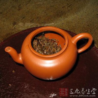 应在使用过程中实实在在地泡茶