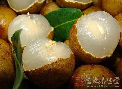 龙眼，(拉丁学名：Dimocarpus longan Lour.)又称桂圆，益智，常绿大乔木，树体高大