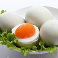 鸭蛋的营养价值_海咸鸭蛋的腌制方法及功效