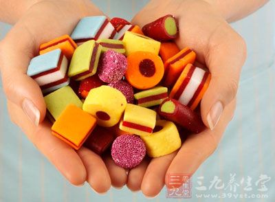 吃甜食的危害 6招帮你轻松戒掉"糖瘾"