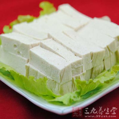 与豆腐一起食用，很容易形成结石