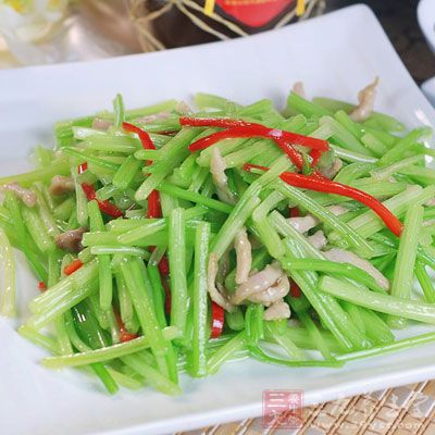 猪肉，盐，山芋粉，酱油，芹菜