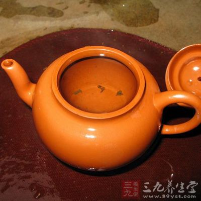 養(yǎng)壺重點(diǎn)在保持壺的清潔