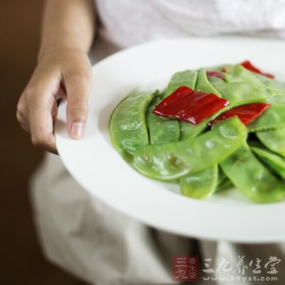 治中砒霜毒：用白扁豆生研，加水绞取汁饮服