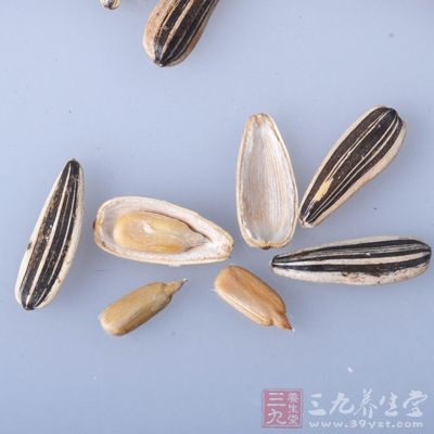 食用瓜子盡量用手剝殼，或者使用剝殼器