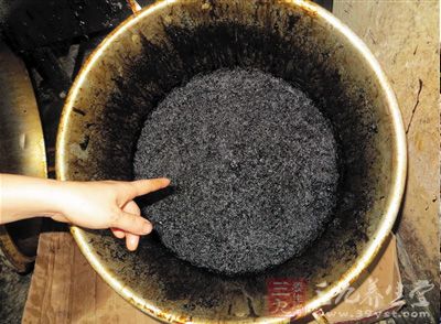 海口加工点疑用松香拔猪毛被查