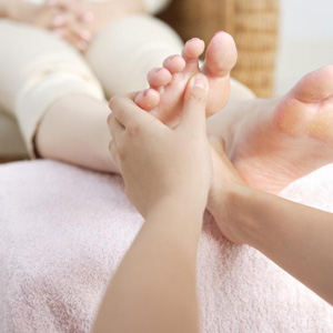 足疗穴位图_足疗保健按摩的好处手法视频