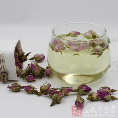 飲用具有鎮(zhèn)靜功效的玫瑰花茶、能舒肝減壓，緩解失眠癥狀