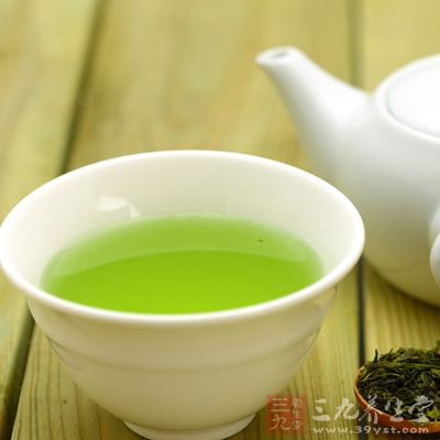 绿茶中的茶多酚可以阻断亚硝酸铵等多种致癌
