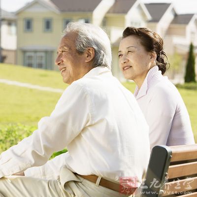 老年人早餐宜吃容易消化的温热柔软食物