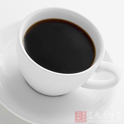 不加糖和奶的黑咖啡1杯