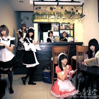 揭秘全球性感的6大比基尼餐厅