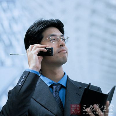 秃顶<em>怎么办</em> 男人<em>如何处理</em>好自己的足球场