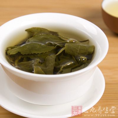 青茶色泽沙绿乌润或青绿油润