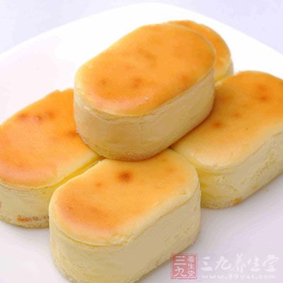 孩子有病，不少父母讓孩子吃很多糕點(diǎn)一類的甜食。其實(shí)，這樣很不利于病兒的康復(fù)