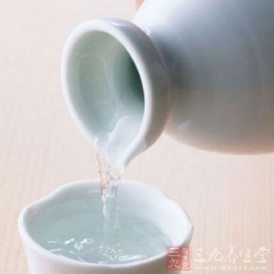 治疗的关键是戒酒