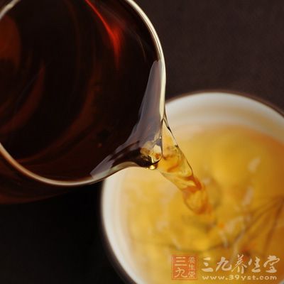 茯茶有降低血糖、血清胆固醇及甘油三酯的作用