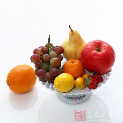 水果和蔬菜不仅能够补铁，所含的维生素C还可以促进铁在肠道的吸收