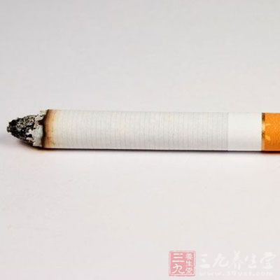 烟草中主要有害成分是尼古丁，长期大量吸烟可使幽门括约肌松弛