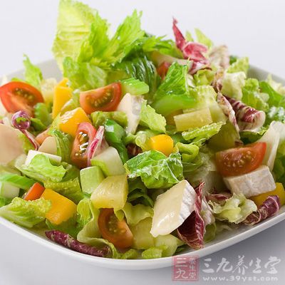 吃蔬果沙拉的时候加点海藻类食材