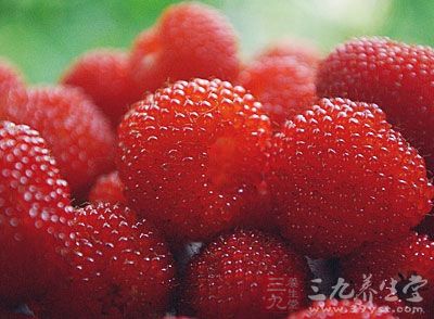 吃了田埂边果子一家六口农药中毒进了医院