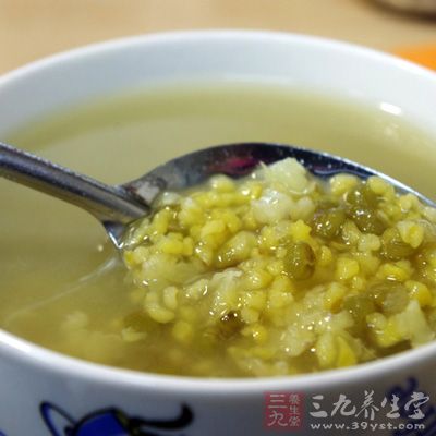 因此在吃完飯后有喝綠豆湯習(xí)慣的人，一定要記住飯量要減少1/4