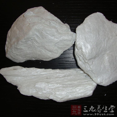 六一散制法简单，由滑石六份加甘草一份组成，两种药药量之比为六比一，故名六一散