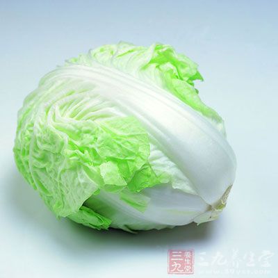 并且黄豆、白菜中却含有一些有效阻止甲状腺激素合成的物质