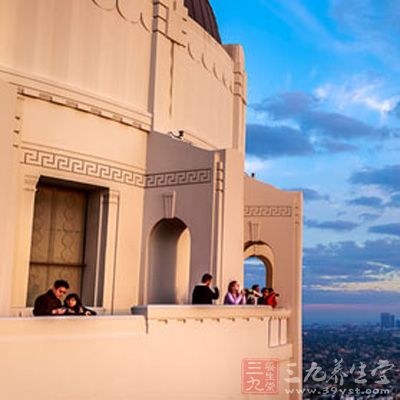 洛杉矶格里菲斯公园(GriffithPark)：北美大城市公园，开阔的视野可以远眺洛城全貌和好莱坞地标