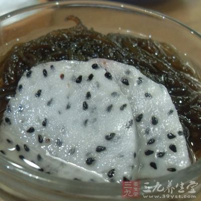 无花果雪梨雪耳瘦肉汤