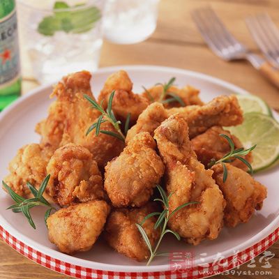 炸鸡腿的危害性有哪些 炸鸡腿的危害性有哪些