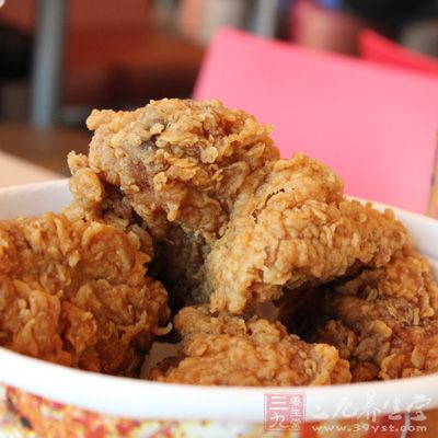 世界上许多国家的人都喜欢吃油炸食品 世界上许多国家的人都喜欢吃油炸食品