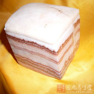 肥肉和动物内脏类食物虽然含有一定量的优质蛋白、维生素和矿物质 肥肉和动物内脏类食物虽然含有一定量的优质蛋白、维生素和矿物质