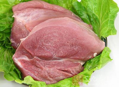 在瘦肉、动物肝脏、乳类、蛋类中也有优质的蛋白质