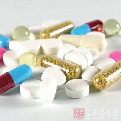 维生素C可以抑制黑色素，淡化斑点