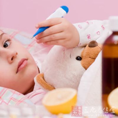 中医认为小儿感冒发病容易,传变迅速,除鼻塞流涕,咳嗽外,发热是其突出
