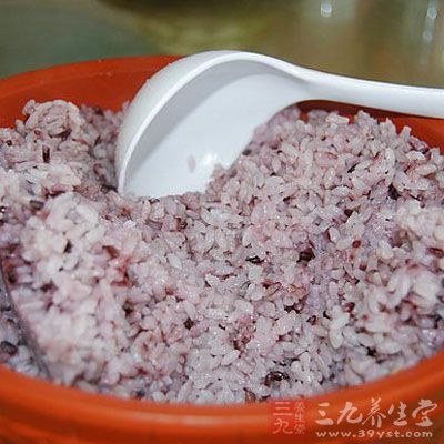 午餐：紫米饭1碗紫菜蛋花汤