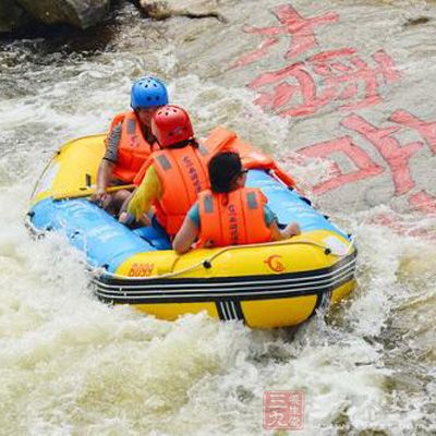 随州西游记漂流，鄂豫两省交界的地方有一座山叫桐柏山，主峰名曰太白顶