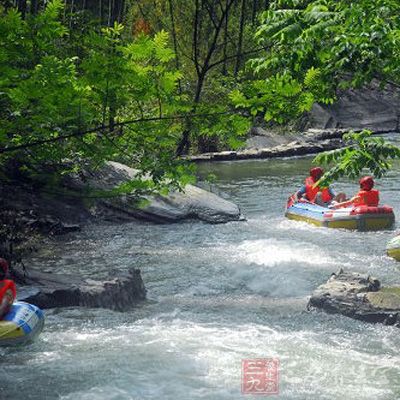 白云溪漂流景区位于国家AAAAA级风景区千岛湖的母亲河宋村白云溪境内