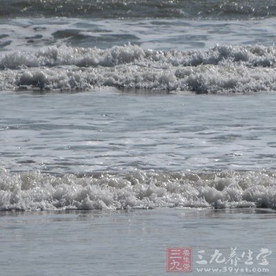 涨潮、落潮、平潮、和落潮。那么在这四个时期里，佳的海钓时期是涨潮时期，其次是落潮