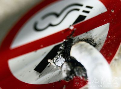 中国推电子烟助禁烟 外媒称难撼传统烟地位