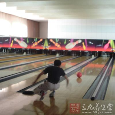 直线球是各种球路的基础,如果直线球学不好就去学别的球,那就会非常的不稳 直线球是各种球路的基础,如果直线球学不好就去学别的球,那就会非常的不稳